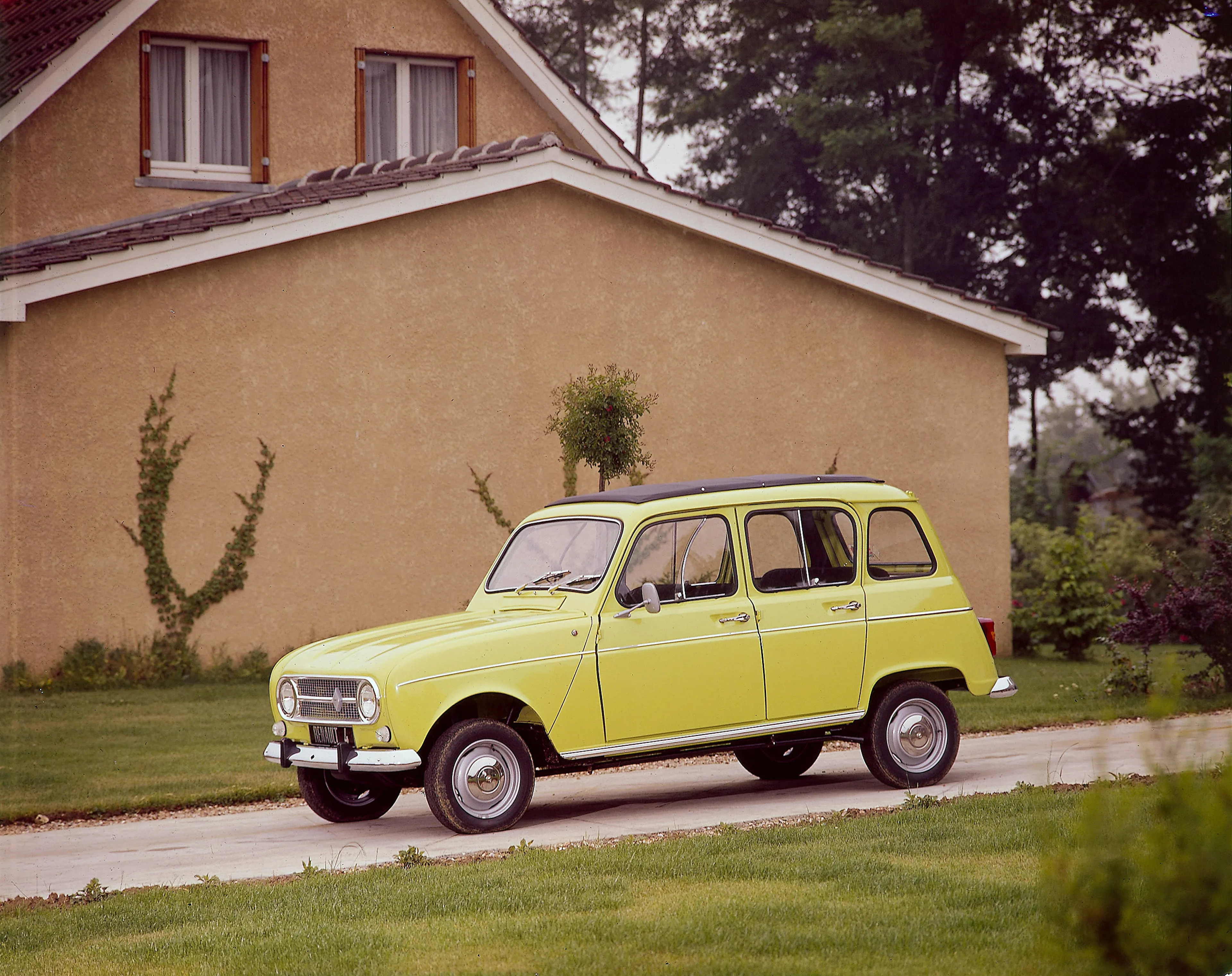 Renault 4L jaune 1971