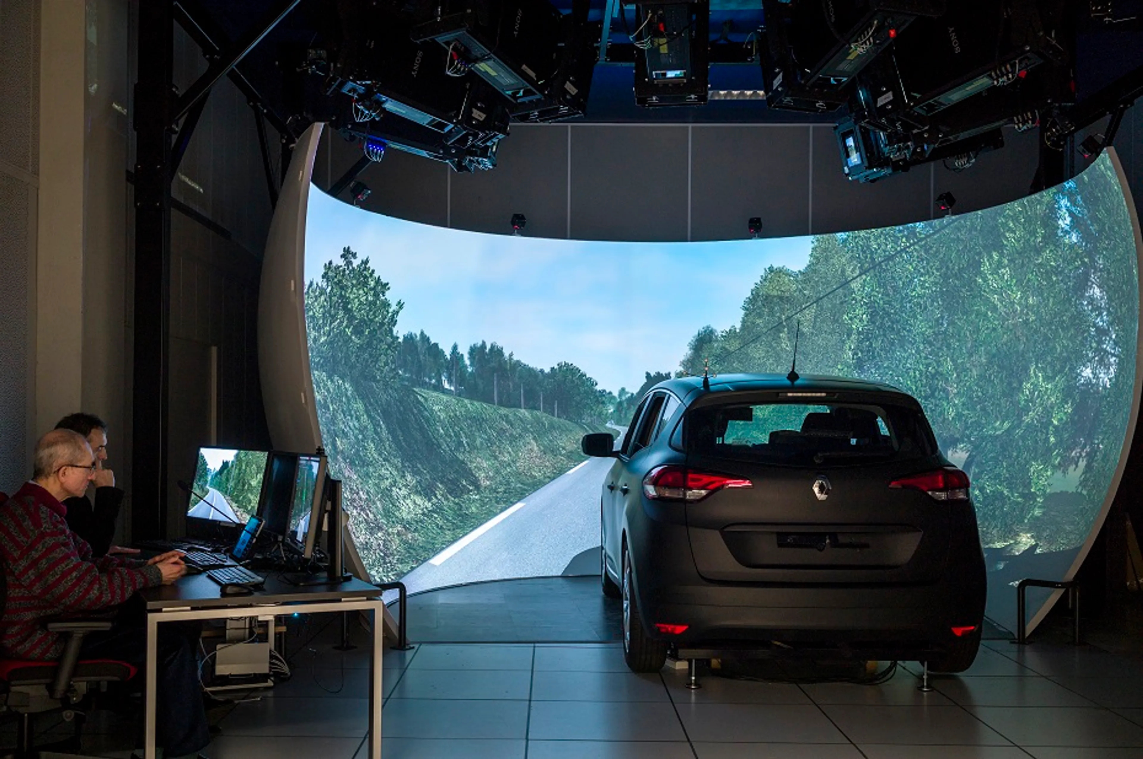 renault-technocentre-simulateur-2